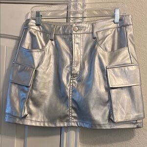 Fashion Nova Silver Metallic Cargo Mini Skirt, Sz L